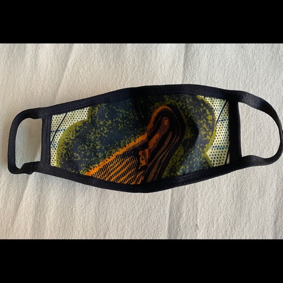 Masks - Picture 9 of 12